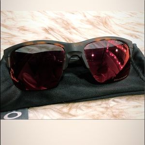 Oakley tortoiseshell LIMITED EDITION glasses!